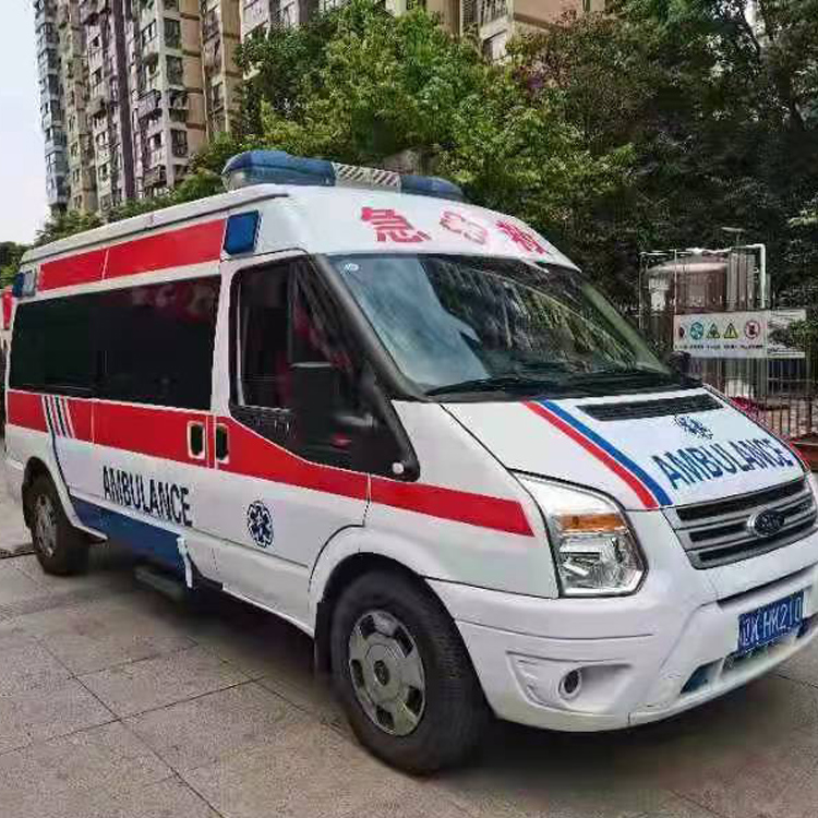 察隅长途救护车护送病人返乡